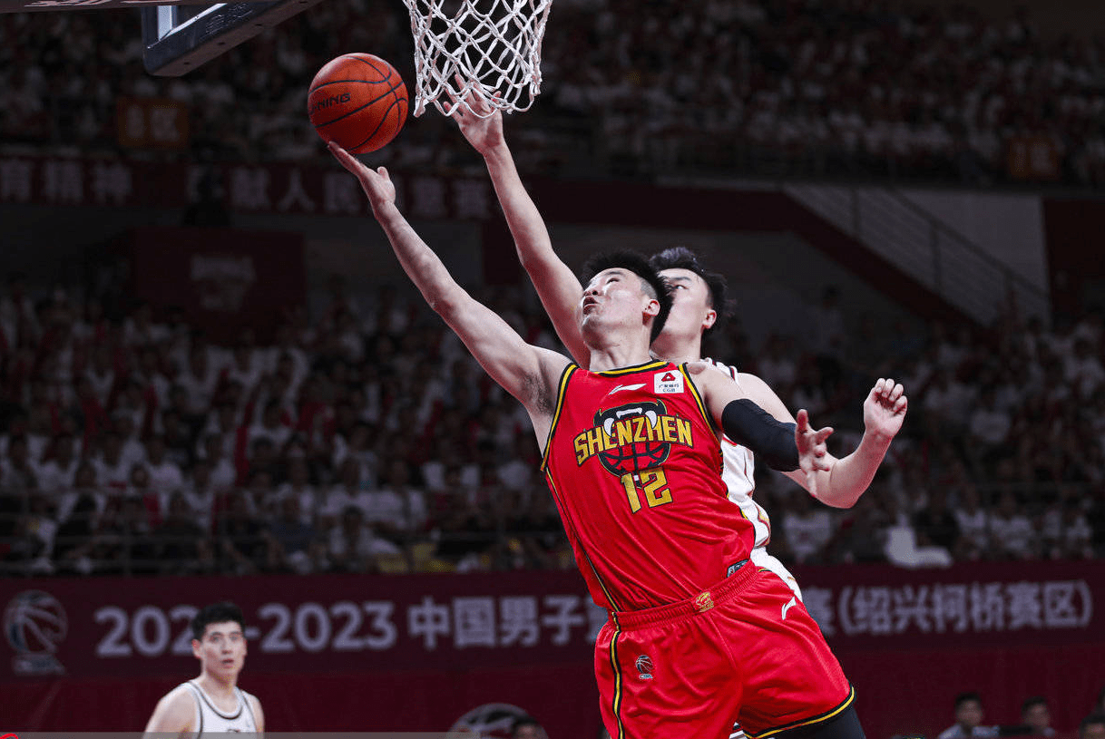 江南黑豹队对阵东海鲸鲨队，乒乓球公开赛惊险晋级，内线统治篮板——观赏性拉满的简单介绍